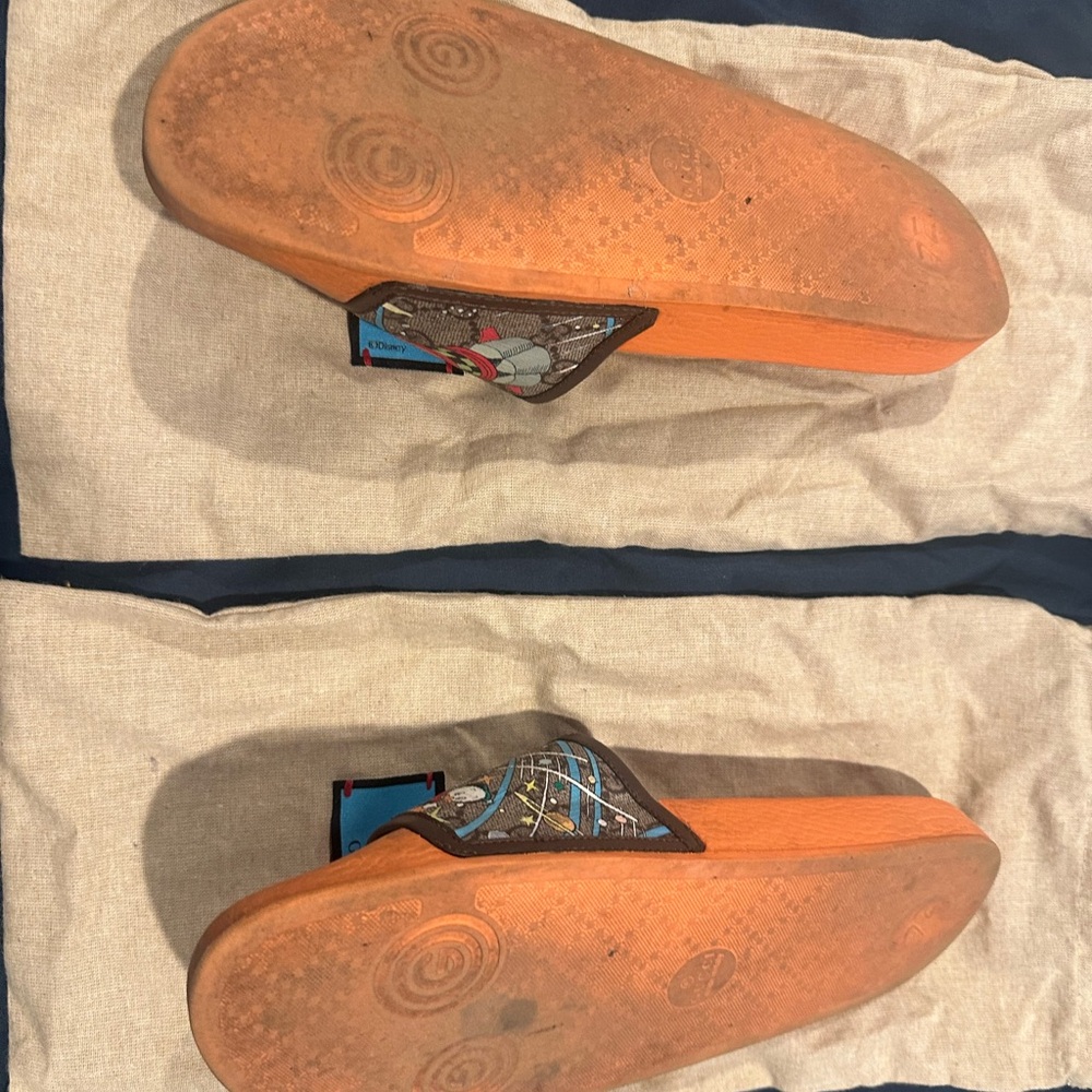 Disney x Gucci slides